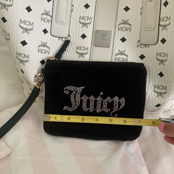 JUICY COUTURE VELOUR WRISTLET - Picture 7 of 7